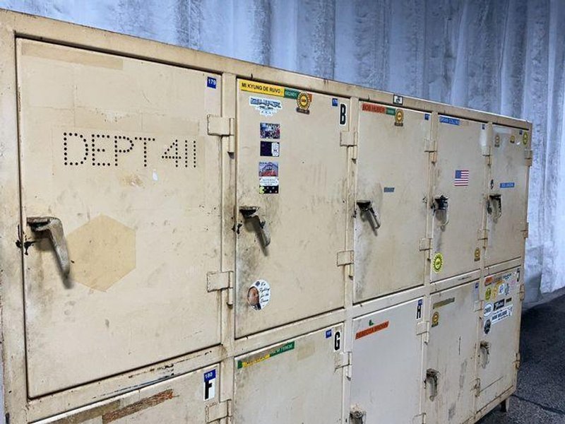 STRONG HOLD 10 DOORS LOCKERS