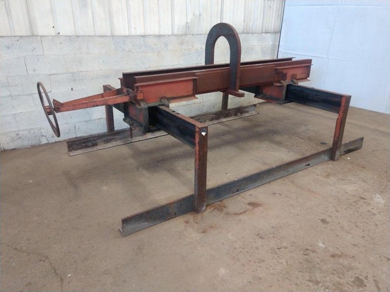 20,000 LBS X 120" X 24-60" SIDE ADJUSTABLE PLATE / SHEET LIFTER
