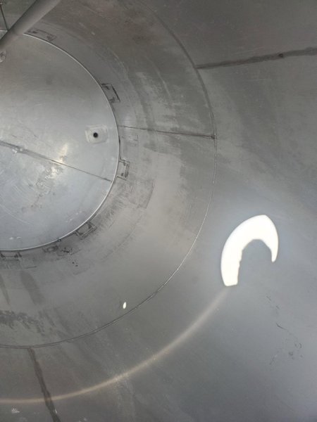 2,800 Gallon Stainless Steel Tank with Inside/Outside Access Ladder