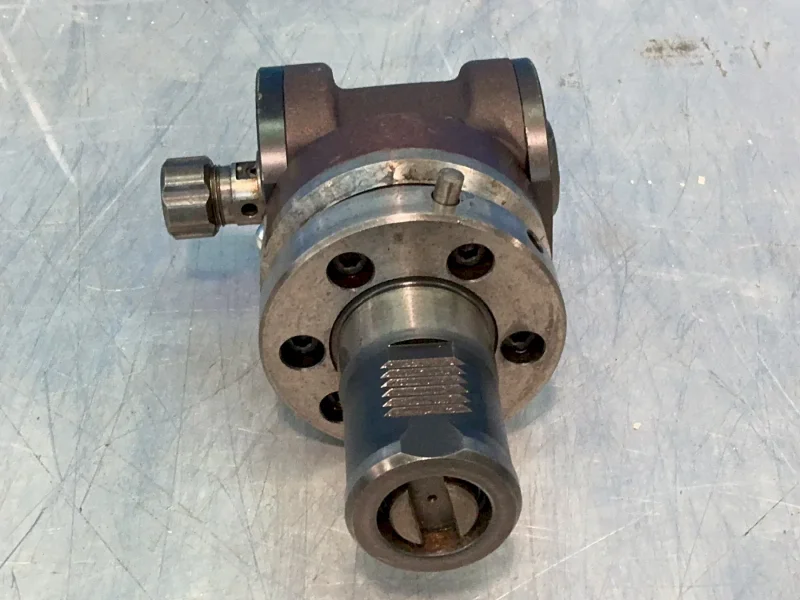 RIGHT ANGLE TOOL HOLDER