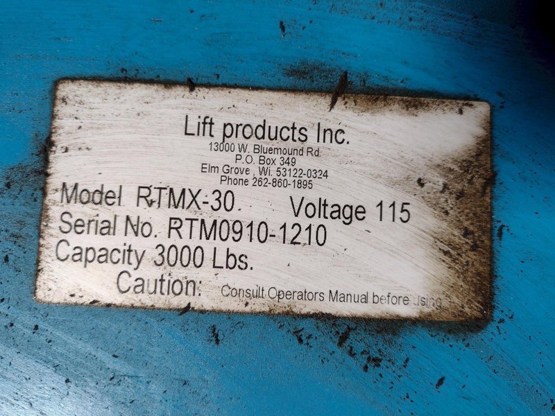 3,000 LBS X 48" X 48" ROTO-MAX HYDRAULIC SCISSOR LIFT TABLE W/ ROTARY LEWCO ROLLER CONVEYOR TOP, 110 VOLT: STOCK #20871