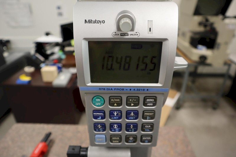 Mitutoyo Height Gage: 0 in to 14 in /0 mm to 350 mm, Inch/Metric, 0.00005 in Resolution- Auction Item