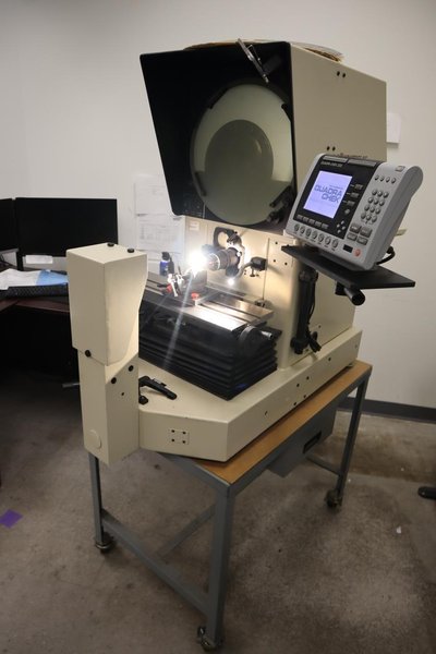 S-T INdustries 20-3700 OPtical Comparator, 14" Screen, Quadra-Check 200 DRO, Surface and Profile Illumination, Portable Stand- Auction Item