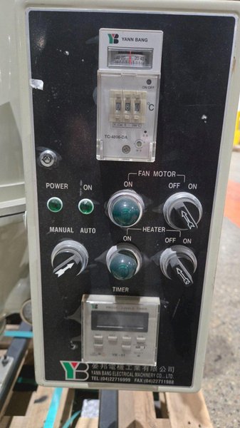 YANN BANG HD-T-50-3L HOPPER DRYER USED/DAMAGED CASTER 415V