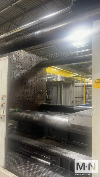 2200 TON 413 OZ CINCINNATI MODEL ML2200-413 INJECTION MOLDING MACHINE MFG 2001