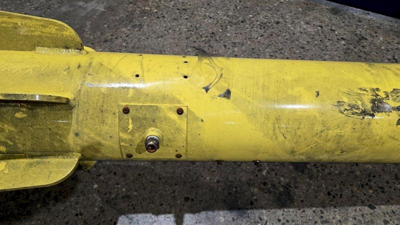 AIMCO ARTICULATED JIB CRANE WITH PNEUMATIC GRIPPER USED