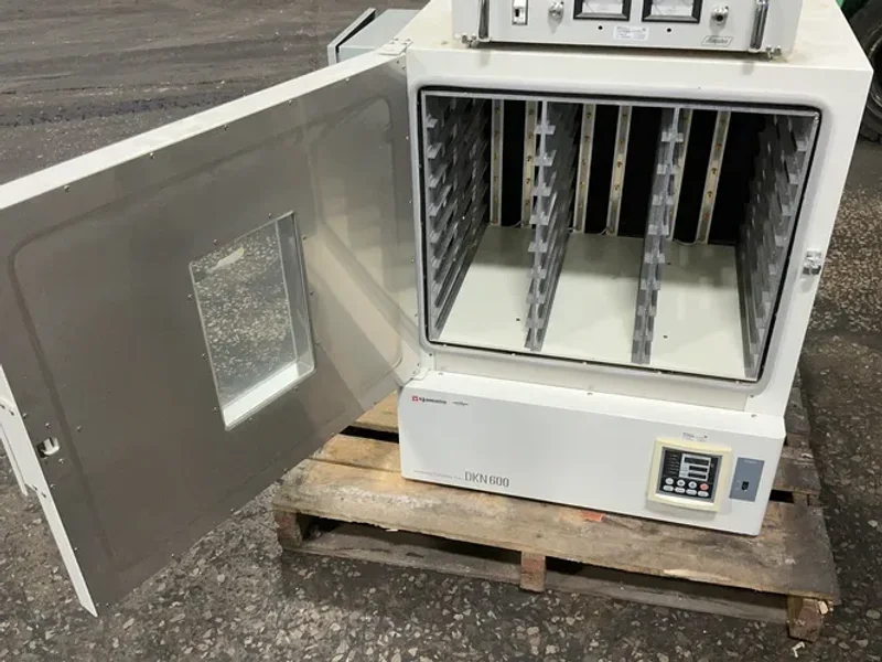Yamato 19" X 22" X 19" Convection Oven - Dkn600
