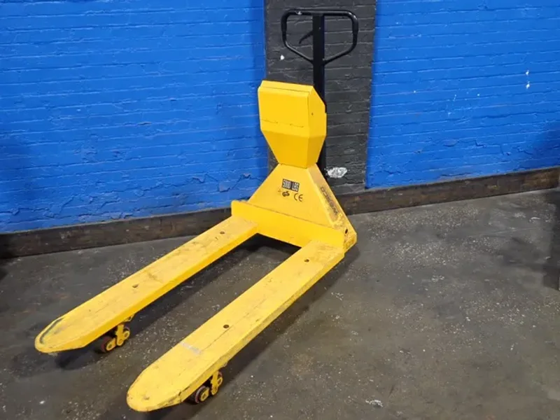 WESCO 5000 LBS SCALE HAND PALLET JACK