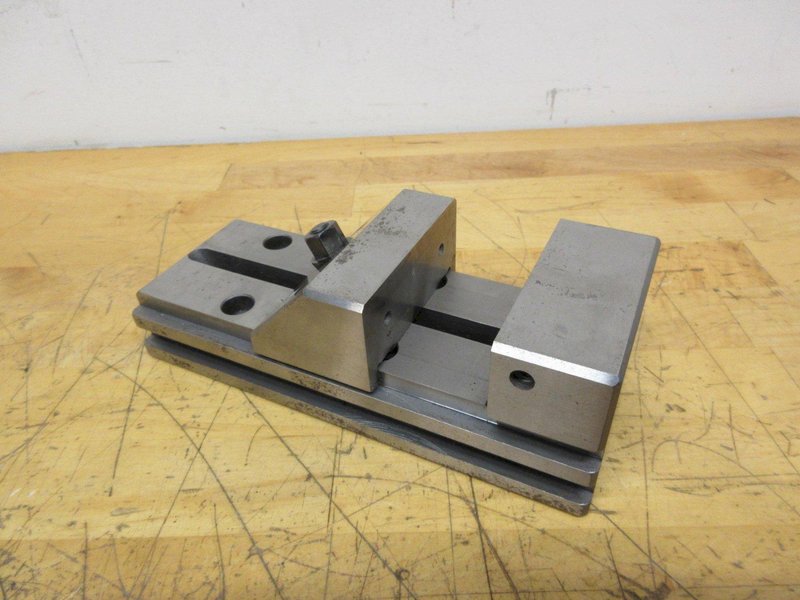 Starrett No. 581 3" Tool Makers Vise 4.5" Max Opening 2.5" Height- Auction Item