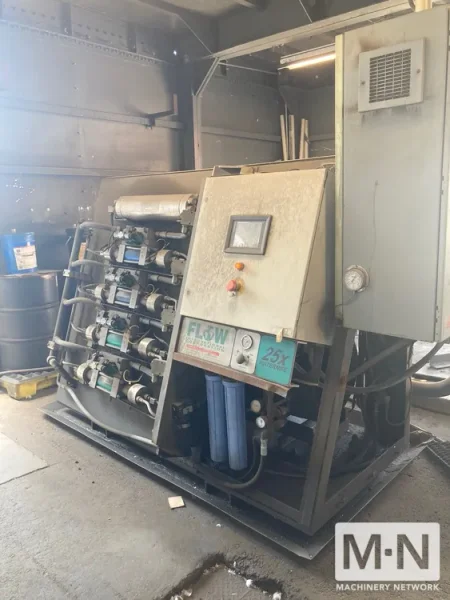 200 HP 60,000 PSI FLOW 25X WATERKNIFE INTENSIFIER PUMP w/ 2382 HOURS