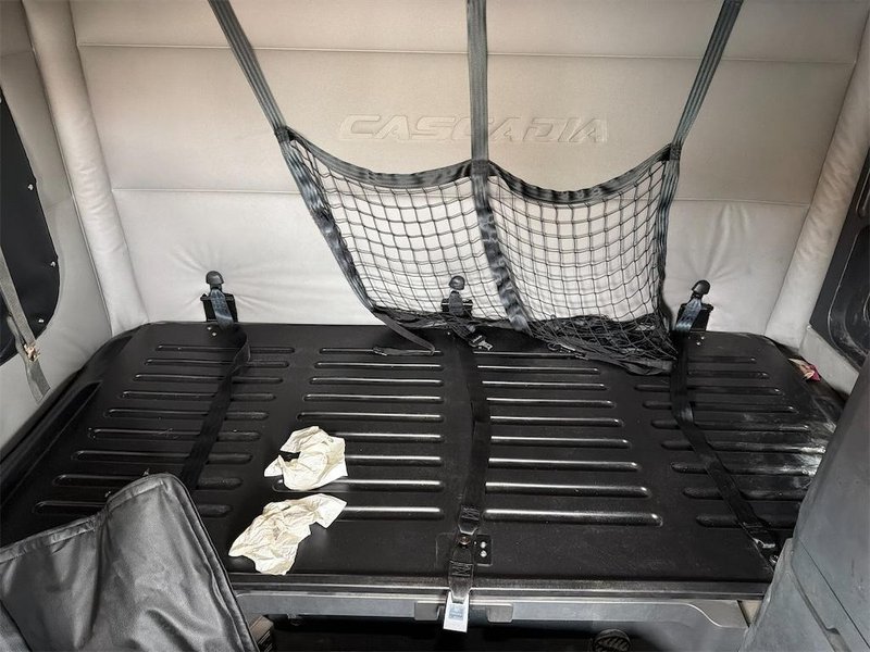 2020 Freightliner Cascadia 1FUJHHDV1LLLC1683