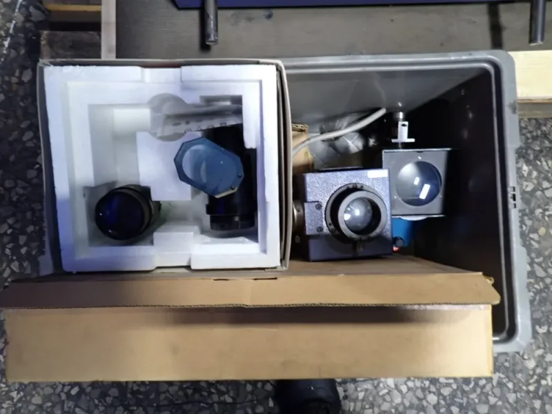 MITUTOYO OPTICAL COMPARATOR  -  PH-3500