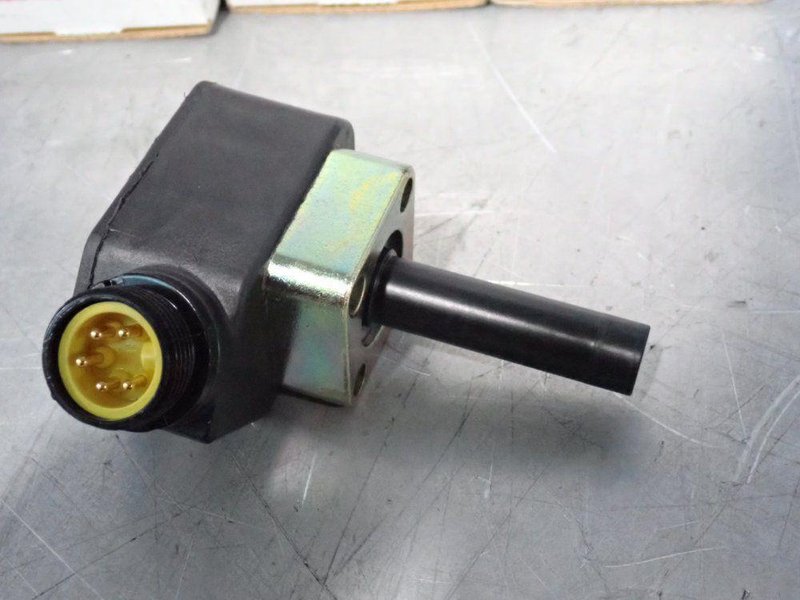 NAMCO CONTROLS 3000 PSI CYLINDICATOR PROXIMITY SENSORS  -  EE210-33880