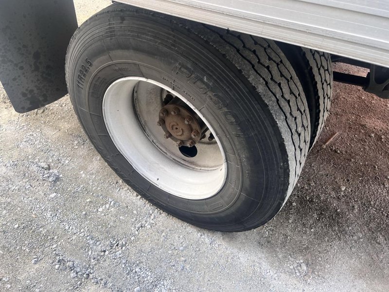 2020 Hino 268 Box Truck – 26′ Dry Van, Cummins B6.7 Diesel, Allison Automatic, Air Brake, Liftgate