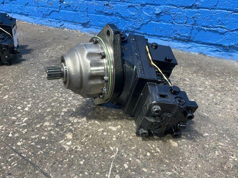 DANFOSS MOTOR TRACK DRIVE  -  51C060-1-RD1B