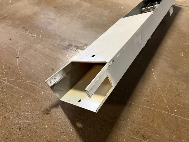 Midwest Electric 100A MNP700244 Pedestal Service Entrance 120/240V, 1PH USED