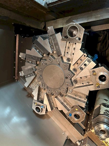 Doosan Daewoo Puma 300C CNC Lathe, 2005 – 15″ Chuck, Chip Conveyor, Programmable Tailstock