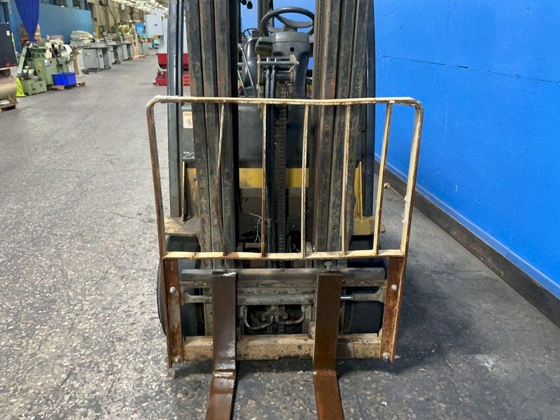 YALE 4800 LBS PROPANE FORKLIFT  -  GLC050VXNVSE083