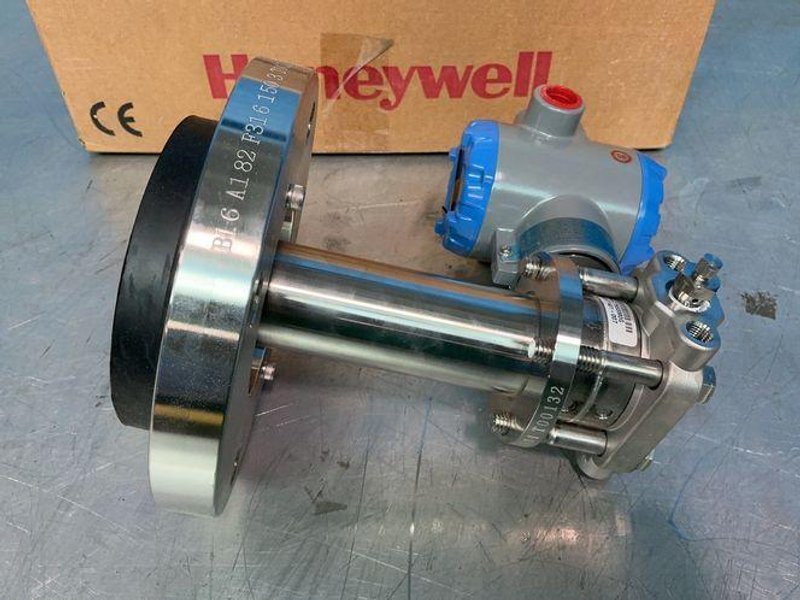 Honeywell Flange Mounted Liquid Level Transmitter - Stf828-e1hs4a-h1f-a-ad0-11s-a-00a6-00-0000