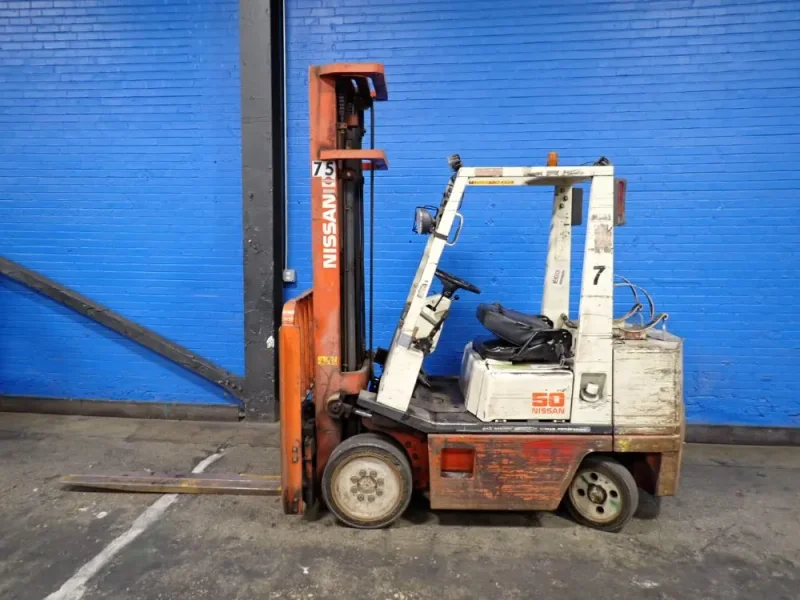 NISSAN 4500 LBS PROPANE FORKLIFT  -  CPH02A25V
