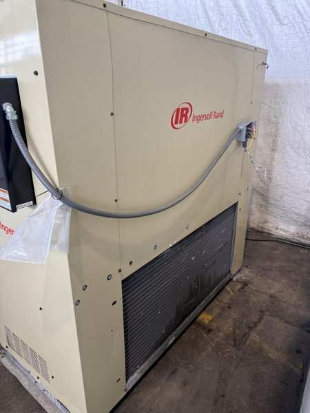 1,000 CFM INGERSOLL RAND NVC1000A400 REFRIGERATED COMPRESSED AIR DRYER. STOCK # 0888325