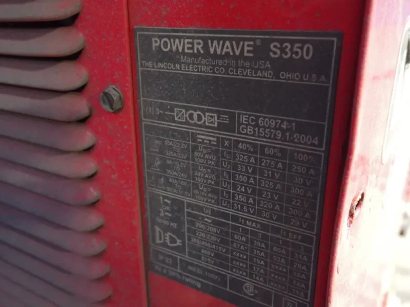 LINCOLN 350 A WELDER  -  POWER WAVE S350