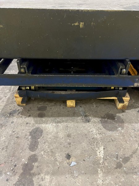 5,000 LB VESTIL MODEL #EHLTT-4848-5-47 HYDRAULIC LIFT AND TILT SCISSOR TABLE: STOCK #20544