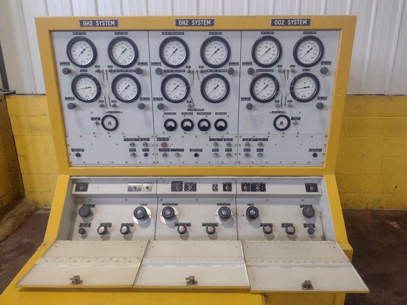 KAHN MODEL #310013 GAS REACTANT TEST CONSOLE BENCH &amp; CONTROL UNIT: STOCK #16723