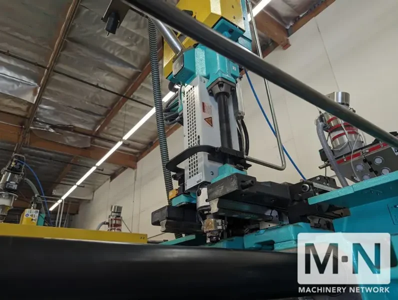 242 TON ARBURG MODEL570S2200-800/100 2-COLOR INJECTION MOLDING MACHINE MFG DEC 2018
