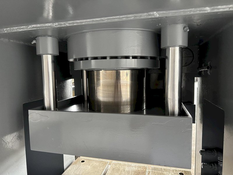 300 TON HINES SC0542 HYDRAULIC DEEP DRAW PRESS. STOCK # 0420423