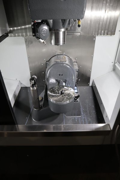 Haas UMC-400SS CNC 5-Axis Vertical Machining Center, Ct40, 12K RPM, 30 ATC, Probing, 230mm Diameter Work Platter, High Speed Machining, Programmable Coolant Nozzle, Chip Auger