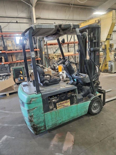 3,700 LB MITSUBISHI FB20NT-AC ELECTRIC FORKLIFT W/ CHARGER. STOCK # 0670325.