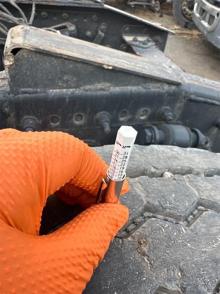 2019 Freightliner Cascadia 1FUJHHDR5KLKM7237