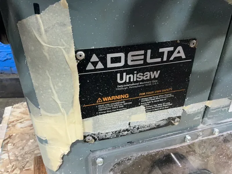 DELTA 10" TABLE SAW   -  34-802F