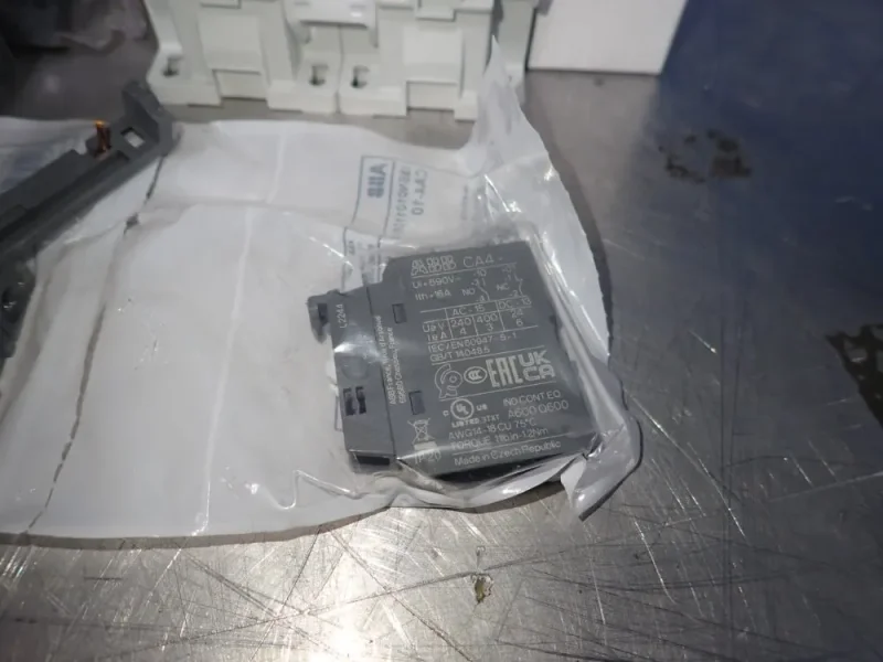 ABB CONTACTOR  -  AF26
