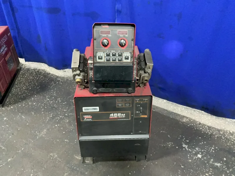 LINCOLN ELECTRIC 82 A MIG WELDER  -  455M POWER WAVE