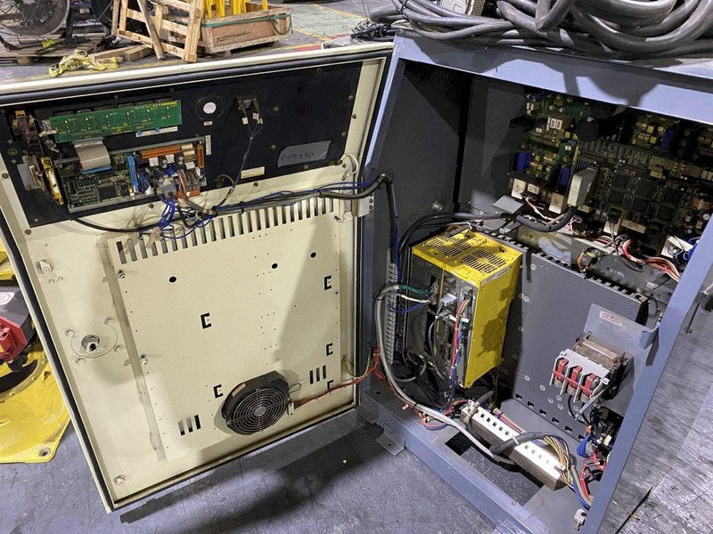 FANUC – ArcMate 100iB w/ R-J3iB Controls USED
