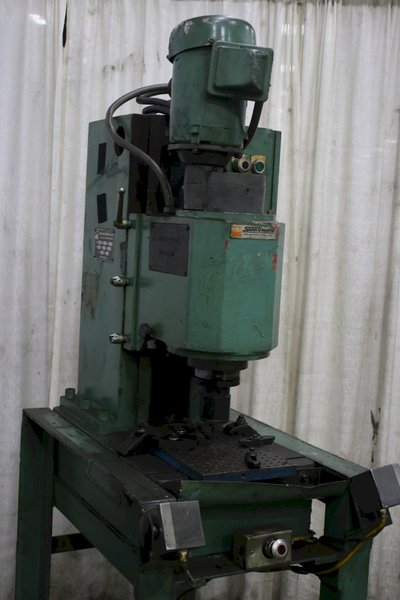 VSI AUTOMATION MODEL #TM-20 RIVIT SPINNERS: STOCK #76088