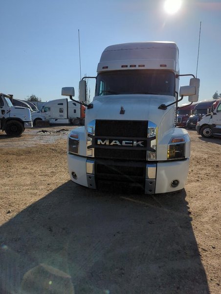 2023 Mack Anthem 1M1AN4GY9PM033963