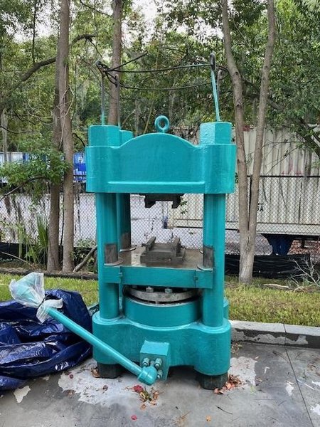 600 TON NATIONAL FOUR POST  SWAGING PRESS (14360)
