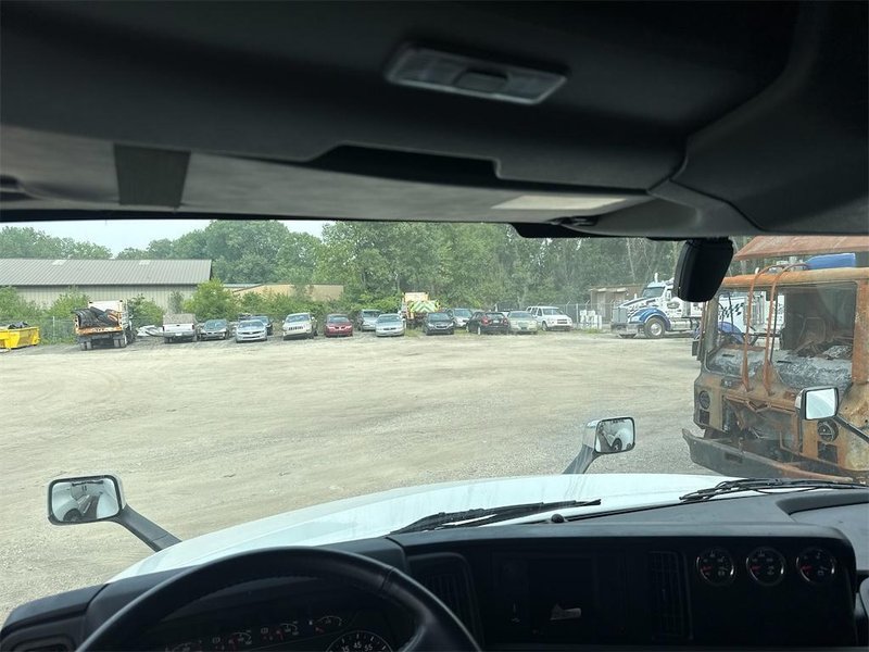 2023 International LT625 3HSDZAPR2PN563626