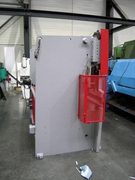 Beyeler - 65 ton x 2500 mm CNC
