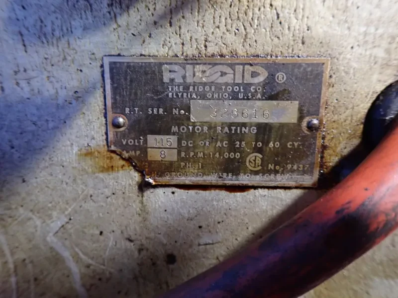 RIDGID 10" X 7" PIPE THEADER WITH TOOLING  -  535