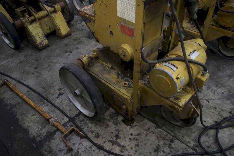 SET OF (4) 35 TON PORTABLE WHITING RAIL CAR JACKS: STOCK #77094