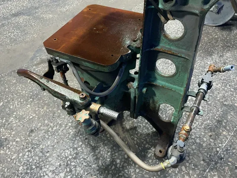 OSBORN 18” X 20” SQUEEZE MOLDING MACHINE   -  212-RJW