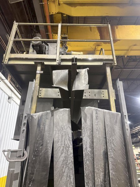 36" x 48" x 8 WHEEL PANGBORN ROTOBLAST PASS THROUGH HANGING CONVEYOR SHOT BLAST MACHINE: YOBRO #24717