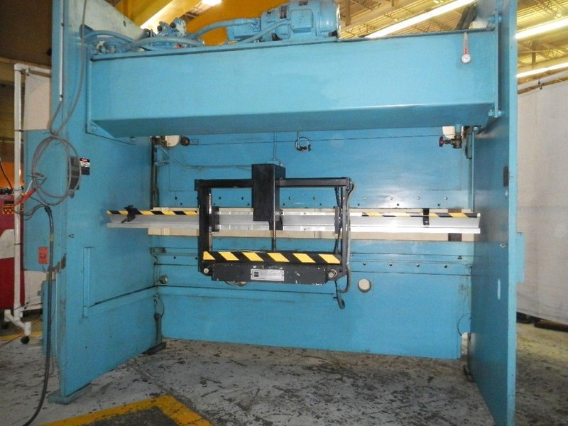 10' X 135 TON NIAGARA HYDRAULIC PRESS BRAKE MODEL HBM-135-8-10