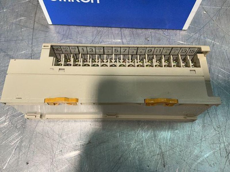 OMRON REMOTE TERMINAL   -  SRT1-ROC16