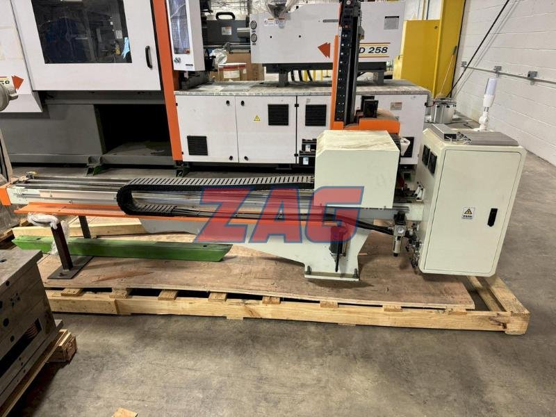 Chen Hsong Speed 258 Used Injection Molding Machine, 260 ton, Yr. 2019, 10 oz.