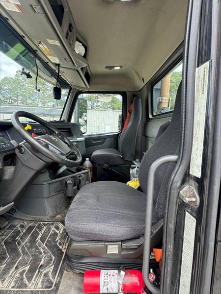 Volvo D13 Day Cab Truck, 2020